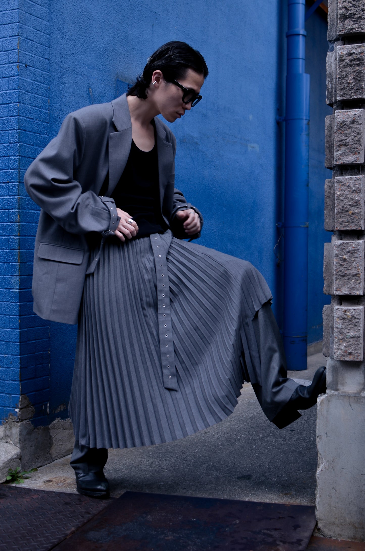 UE-003 / asymmetry pleats skirt